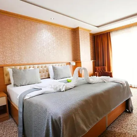 Hotel Grand Pasabey 3*